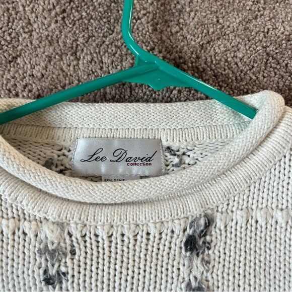 Vintage Women’s Medium Crewneck Sweater. - Picture 4 of 7